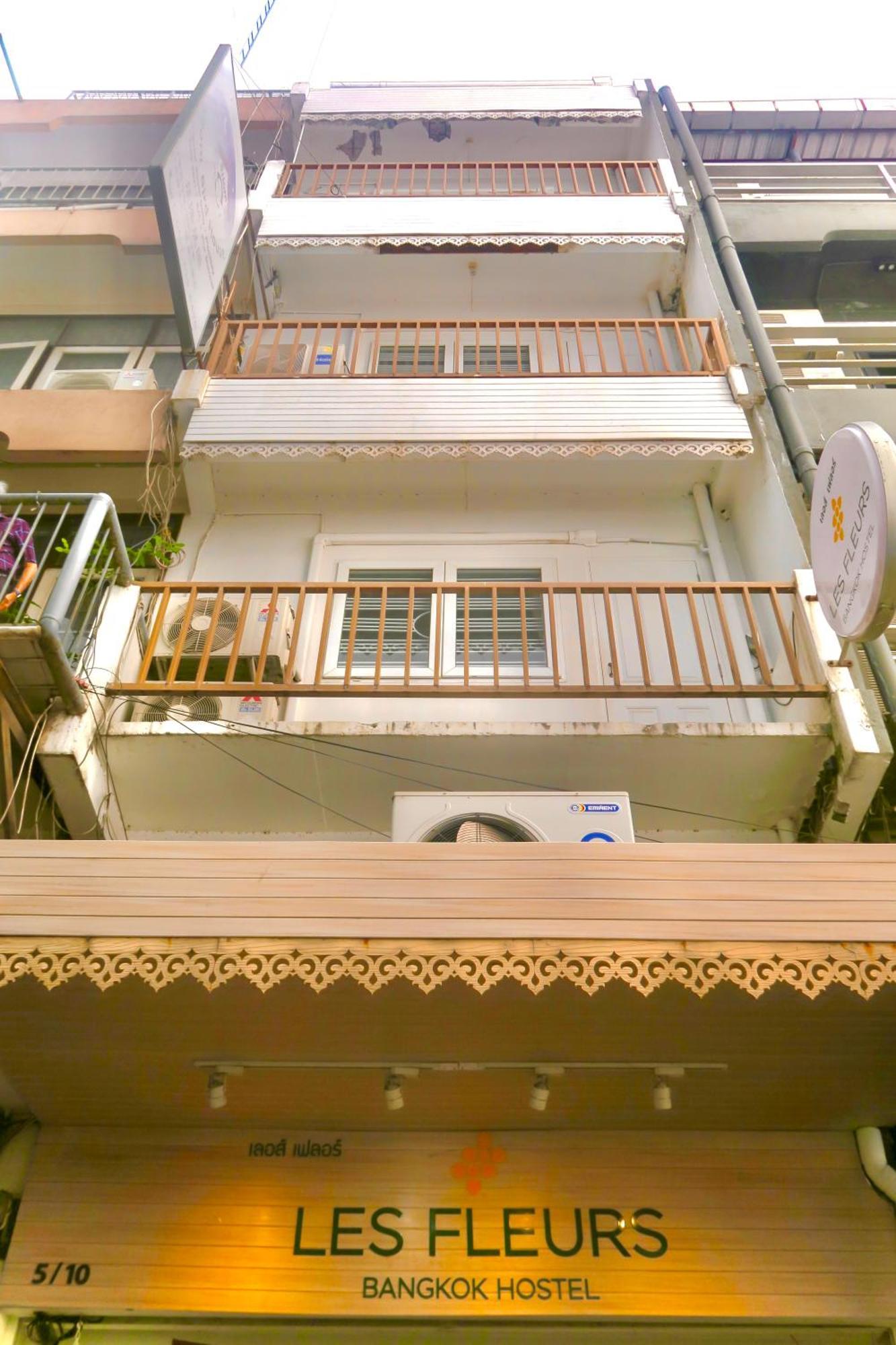 Les Fleurs Bangkok Hostel Exterior foto