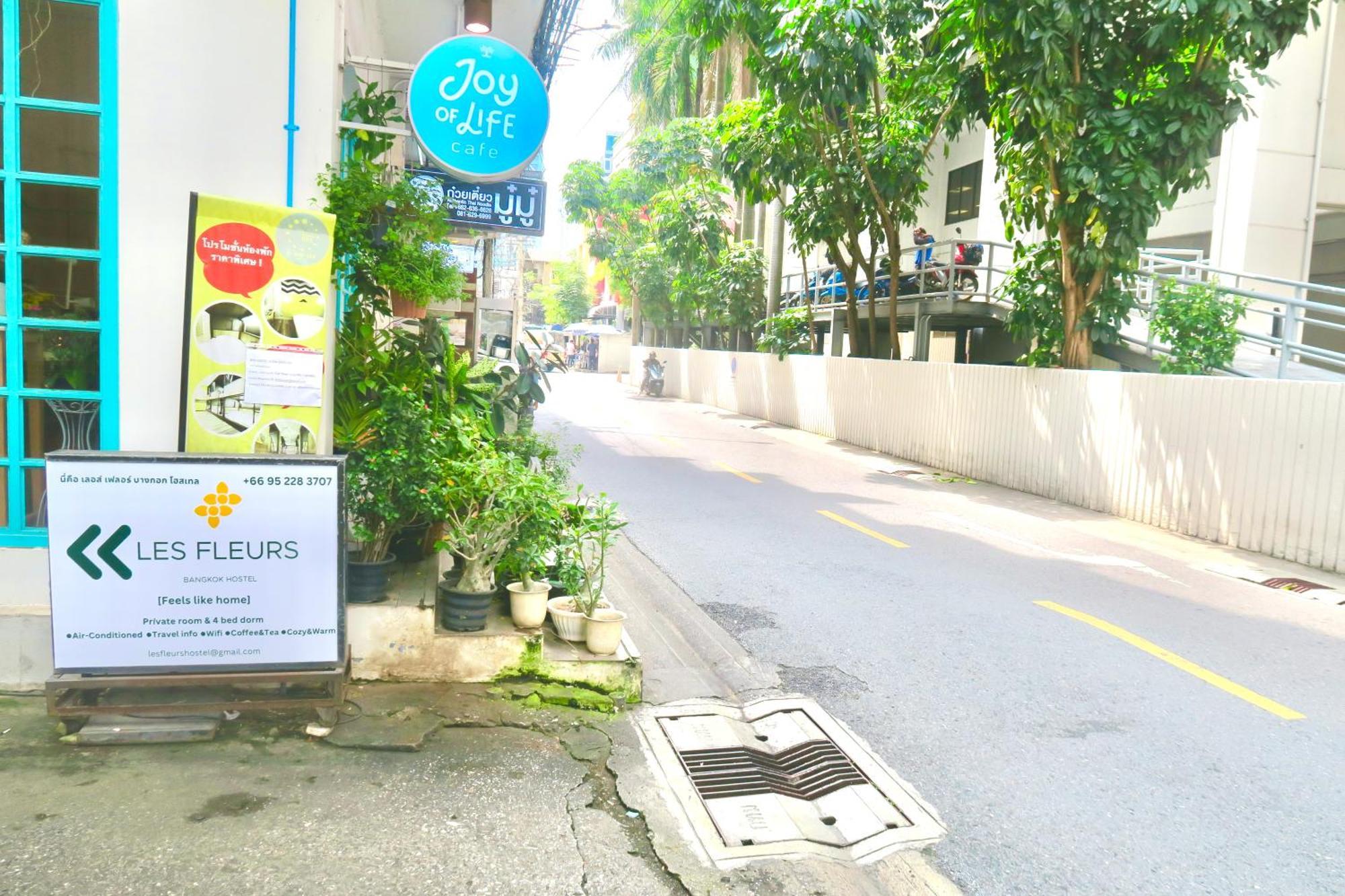Les Fleurs Bangkok Hostel Exterior foto