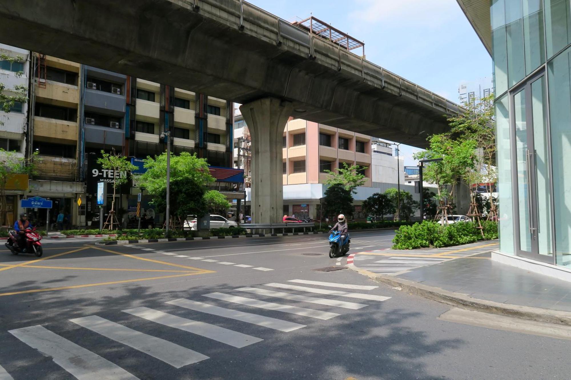 Les Fleurs Bangkok Hostel Exterior foto