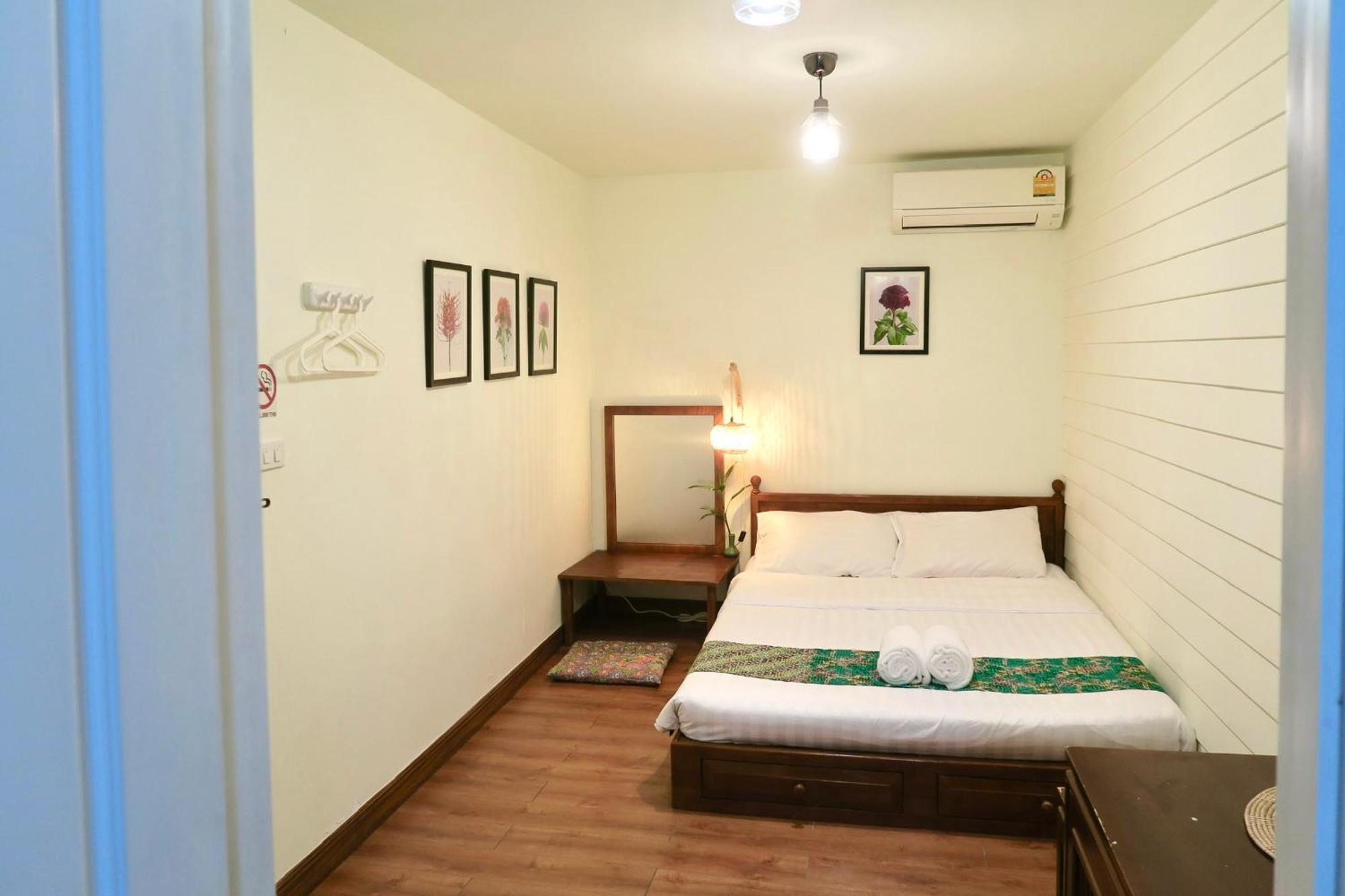 Les Fleurs Bangkok Hostel Exterior foto