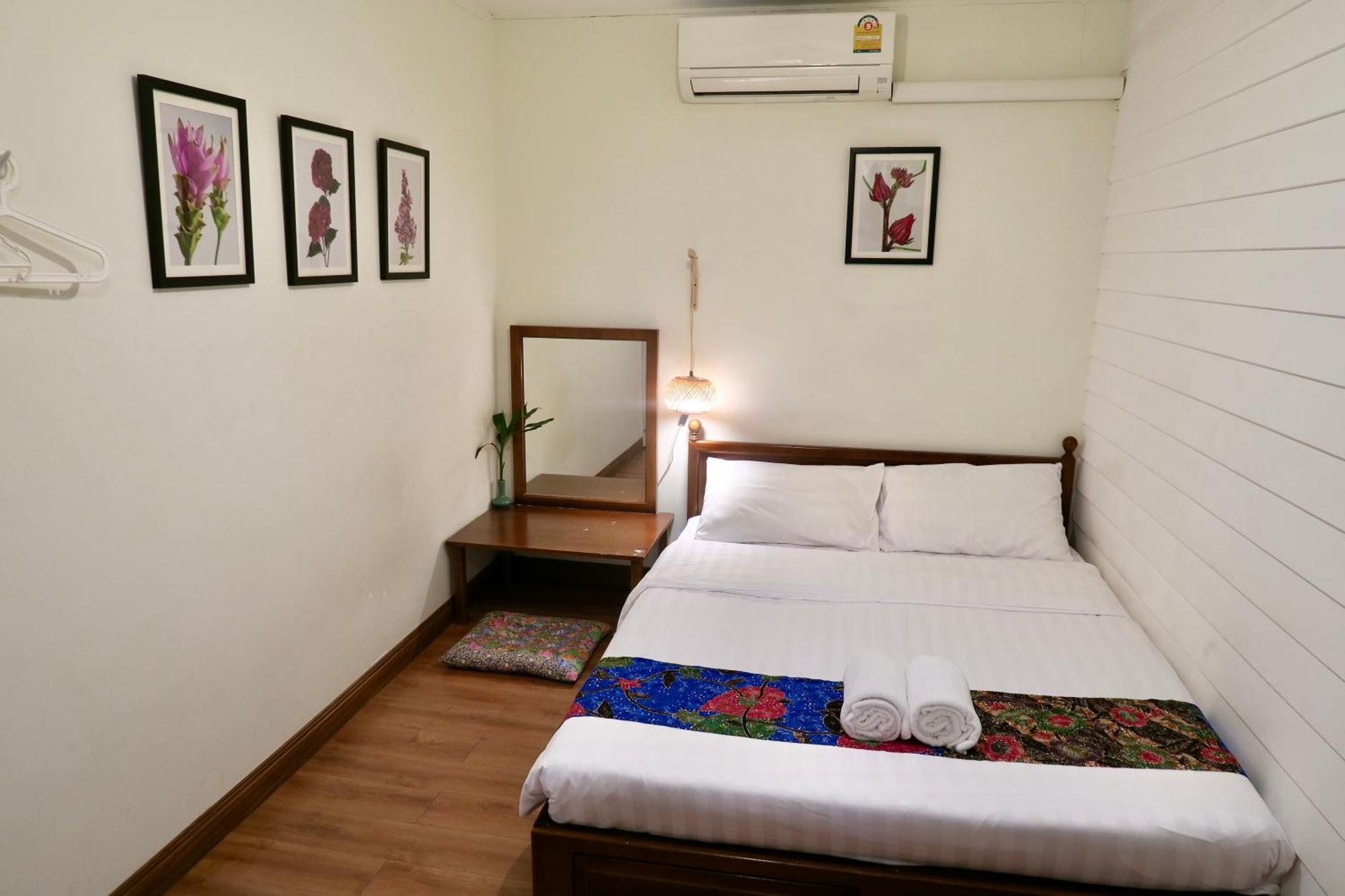 Les Fleurs Bangkok Hostel Exterior foto