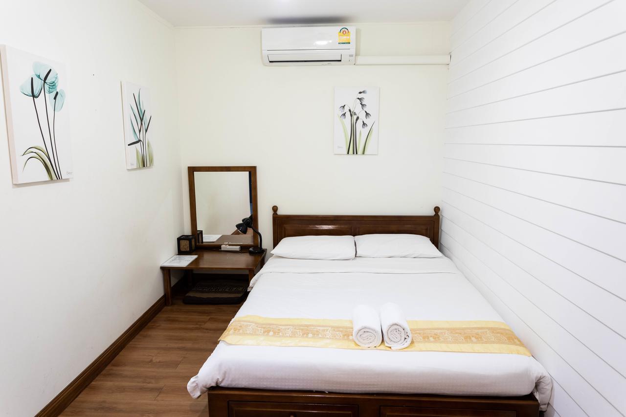 Les Fleurs Bangkok Hostel Exterior foto